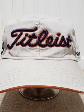NWOT! TITLEIST Embroidered Cotton ProV1/FJ Adjustable Golf Hat (OSFA) Beige/Navy